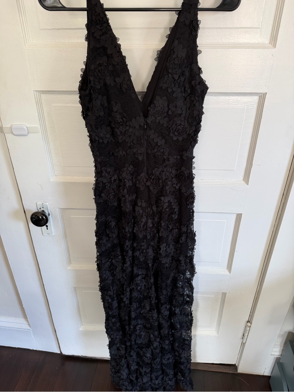 Elegant Black Floral Appliqué Evening Dress